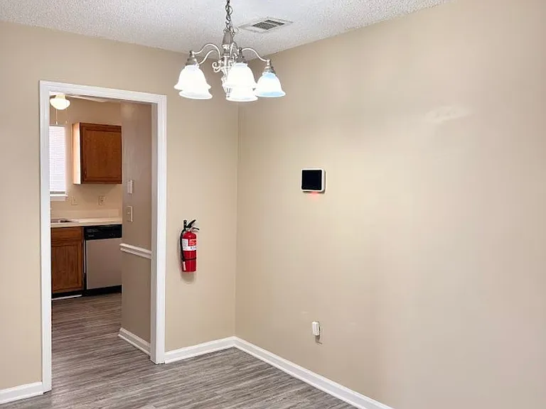 114 Leeward Dr — Photo 4