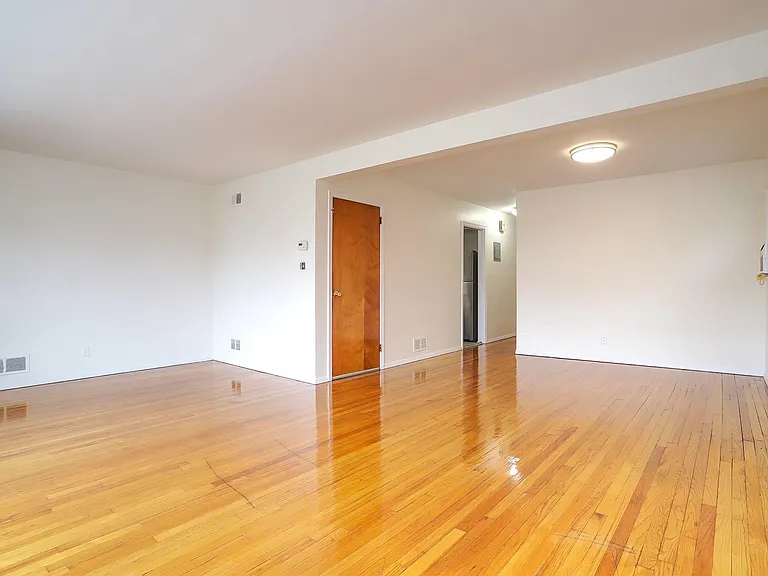 502 Avenue E #2 — Photo 4