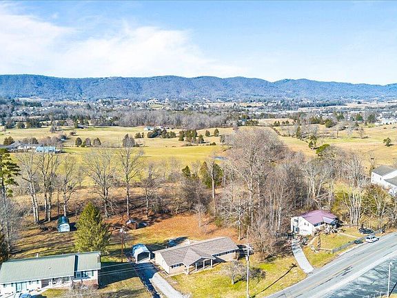 4th image of 844 Mount Paran Rd