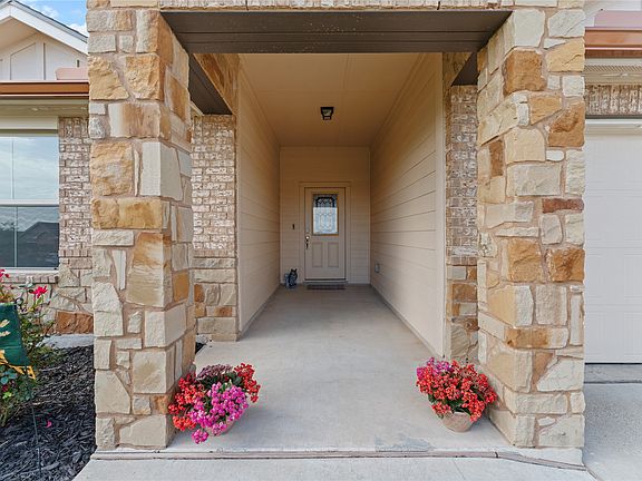 3rd image of 8903 Sky Crest Dr