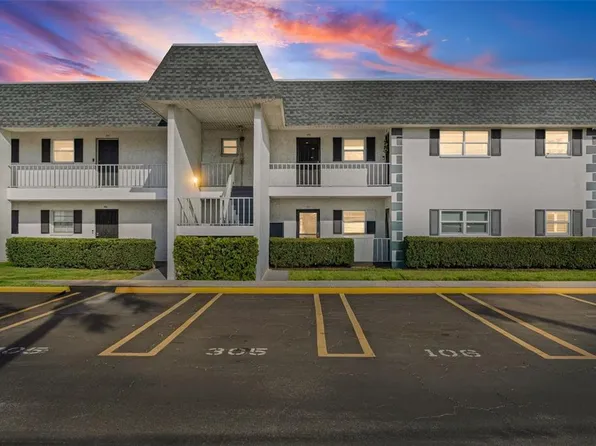 4705 5th St W APT 305, Bradenton, FL 34207