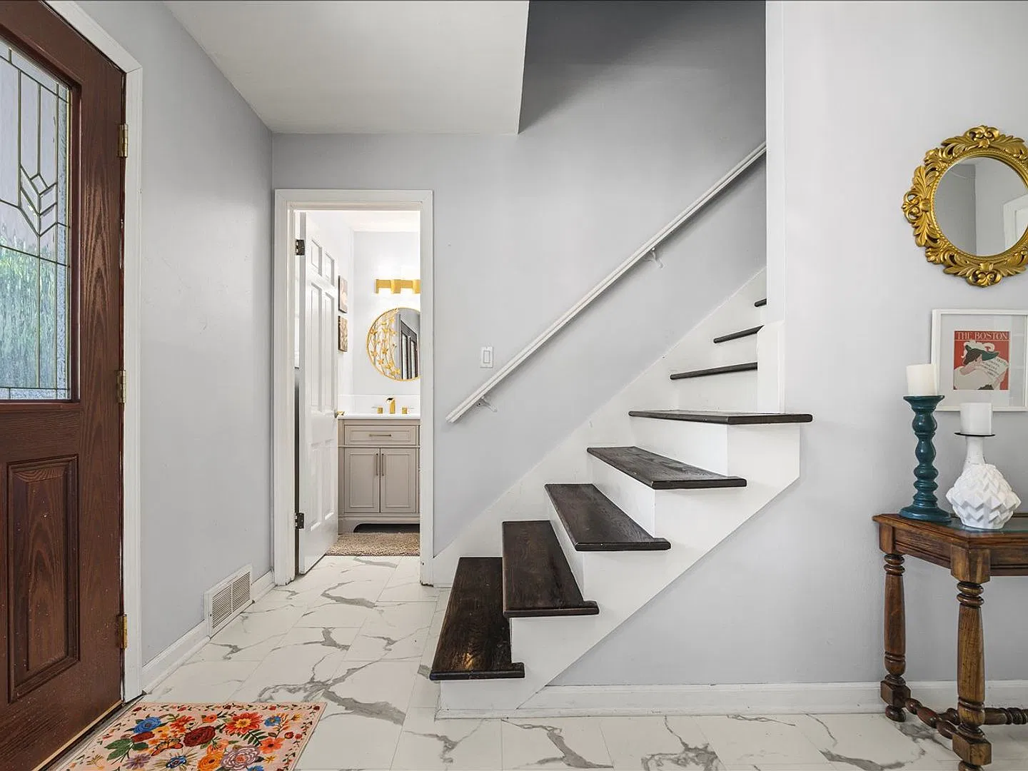 Beautiful large home for rent in great location — Photo 3