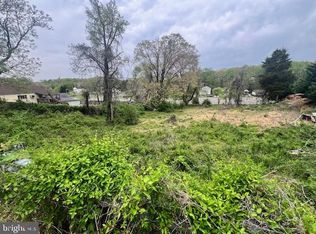 18522 Triangle St, Triangle, VA 22172