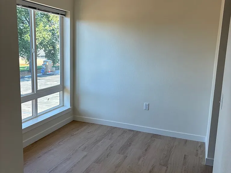 1561 Kay Ct — Photo 4
