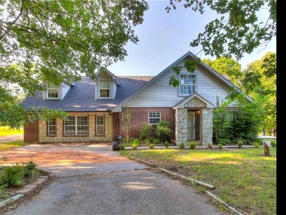 1st image of 203 Hoffman Dr