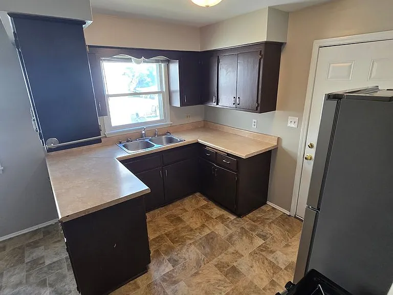 8576-8578 N 107th St. (Townhouse) — Photo 7
