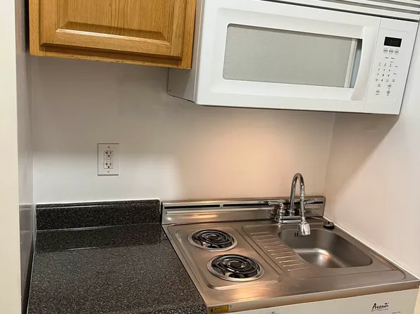 2640 Broadway image 1 of 6