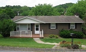 1st image of 711 Crowell Ln