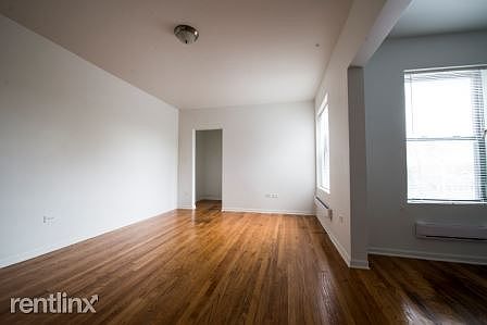 2207 E 75th St Apartments Chicago Dining Room_1