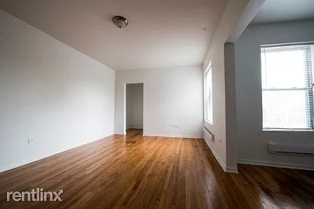 2207 E 75th St Apartments Chicago Dining Room_1