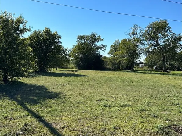 214 Hayes St, Mc Gregor, TX 76657