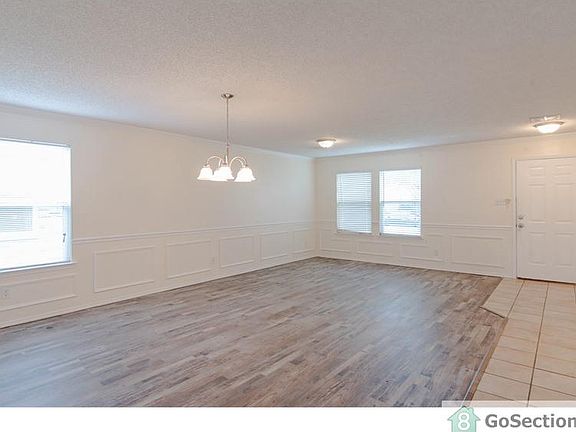 4th image of 2524 Pecan Dr