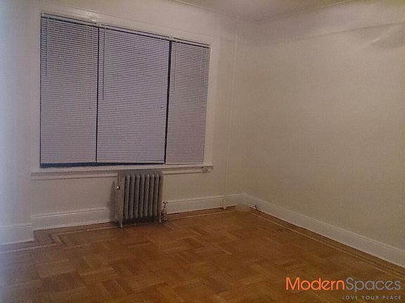 3rd image of 2845 33rd St #1F