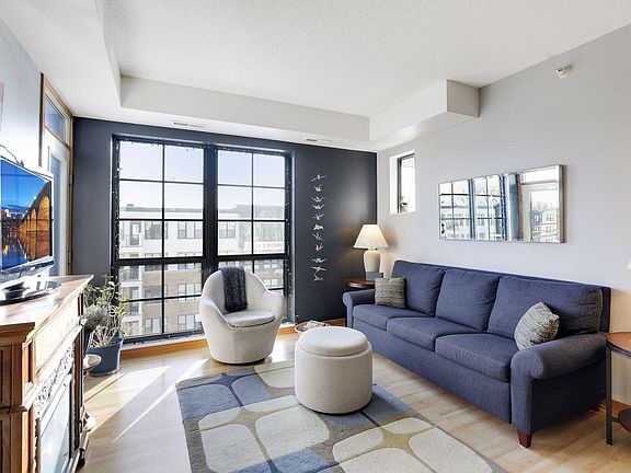 2nd image of 2565 Franklin Ave APT 406