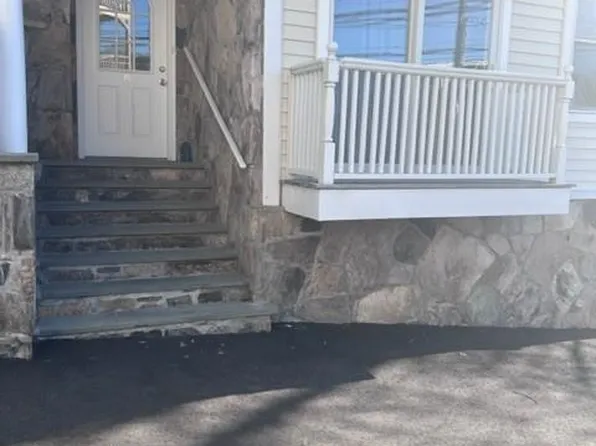 274 Valley Rd #1, Cos Cob, CT 06807