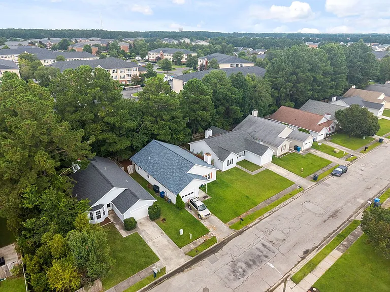 2033 Derby Run Rd — Photo 20