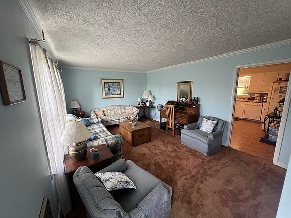 3rd image of 105 Tollgate Rd
