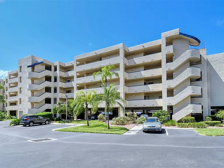 835 S Osprey Ave #201 — Photo 1