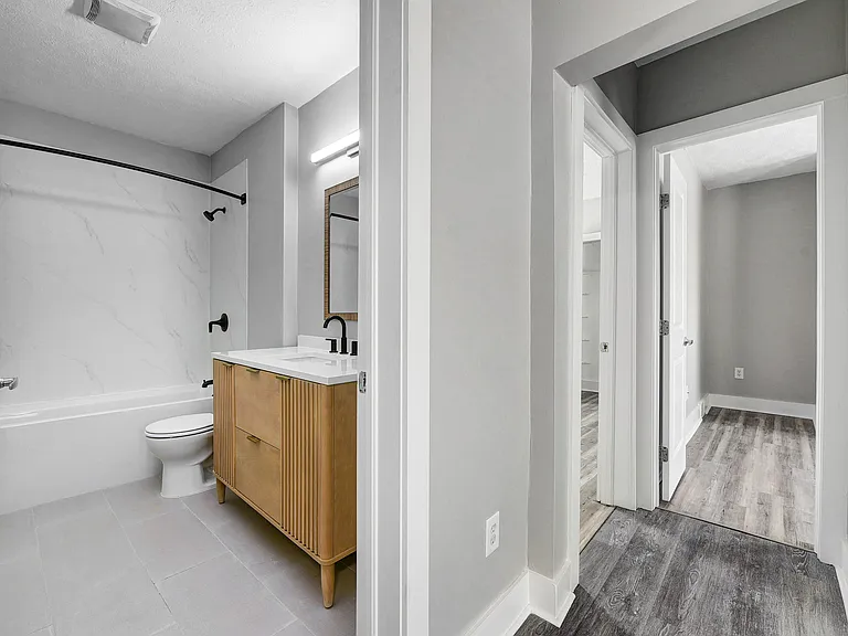 2485 W 7th St #4 — Photo 14