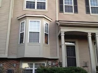 1132 Chadwick Dr, Grayslake, IL