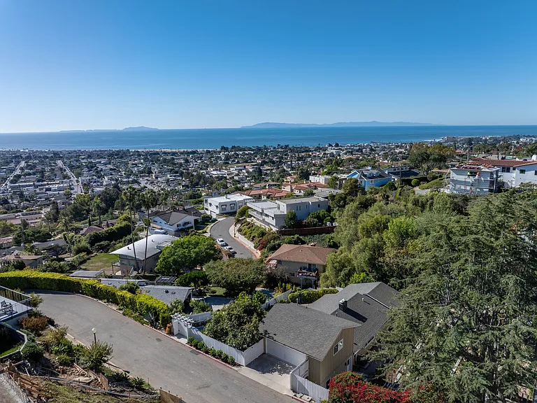1948 Sunset Dr — Photo 58