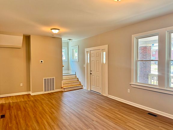 3rd image of 2915 Cumberland St NW