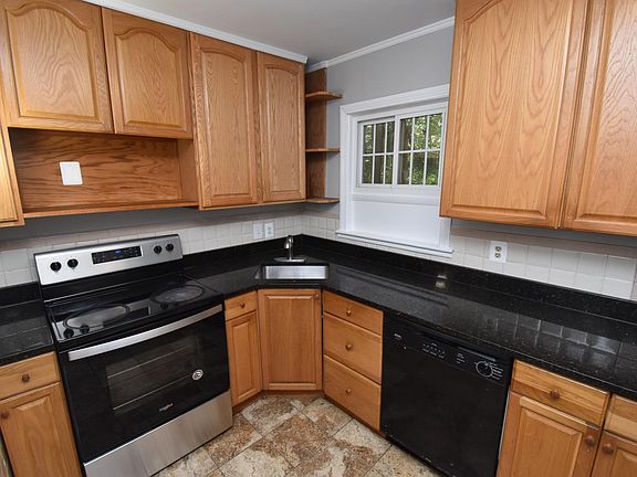 3rd image of 1223 S Buchanan St