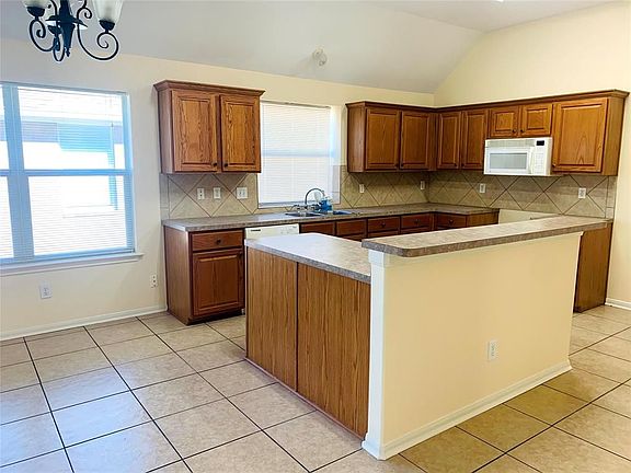 5th image of 20410 Pomegranate Ln