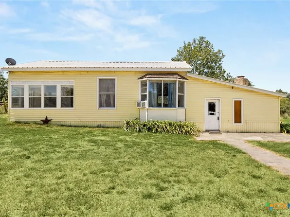 2080 Woodrow Center Rd, Kingsbury, TX 78638