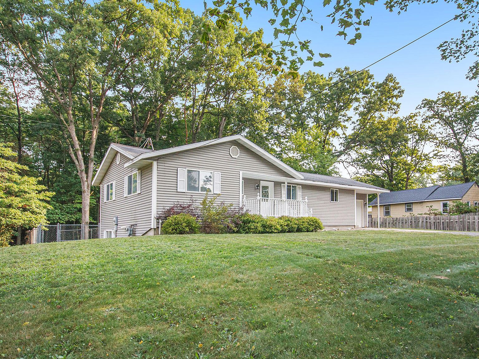 2930 E Pontaluna Rd, Fruitport, MI 49415 Zillow