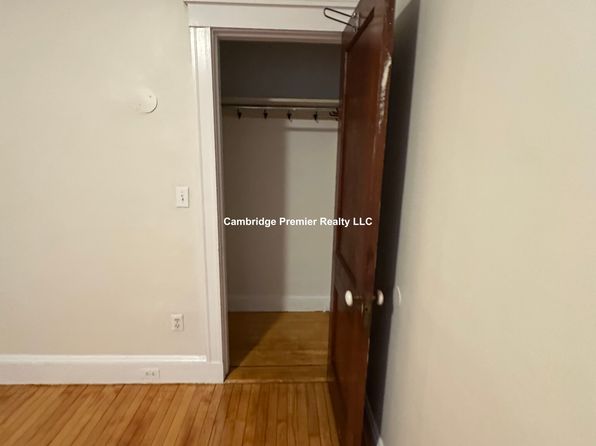 7 Linnaean St APT 7