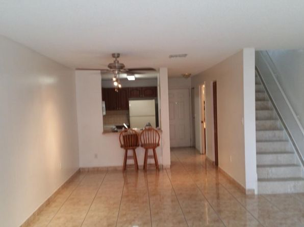 8851 NW 119th St Unit 2213