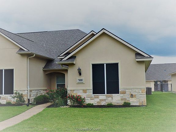 2nd image of 3808 Blackhawk Ln