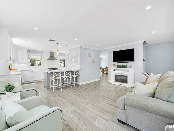 3rd image of 25 Parker Ave