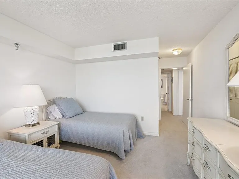 11 Sunset Dr #502 — Photo 34