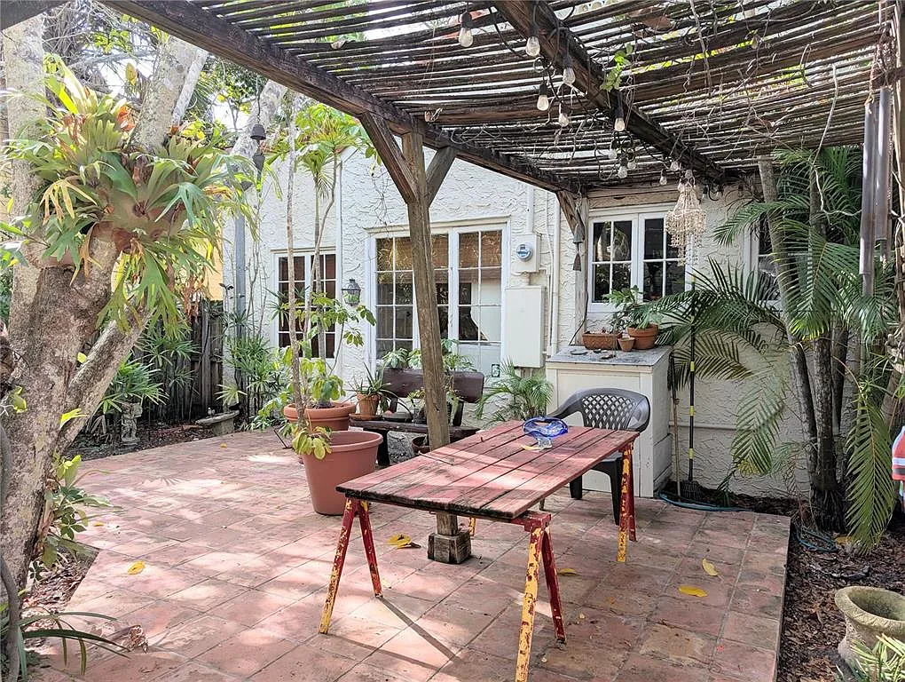 2 bed, 1.0 bath, 1168 sqft, $2,800 — Photo 3