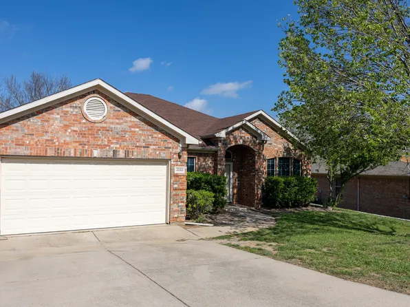 2222 Creek Side Dr, Weatherford, TX 76087