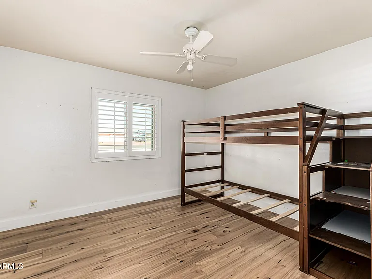2421 S 221st Ave — Photo 19
