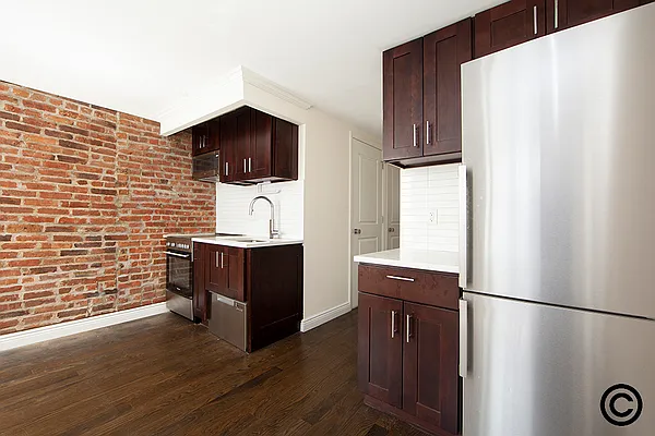 Rented by R New York | media 2