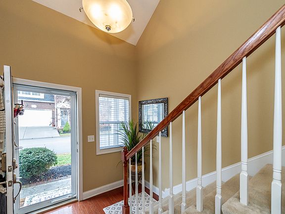 2nd image of 716 Yorkland Way
