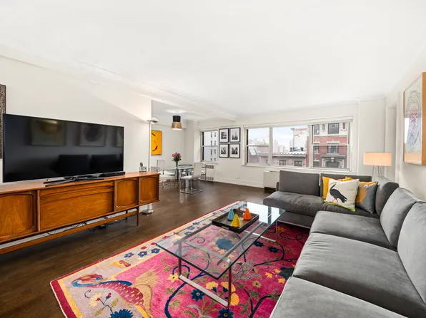 11 5th Avenue image 1 of 13