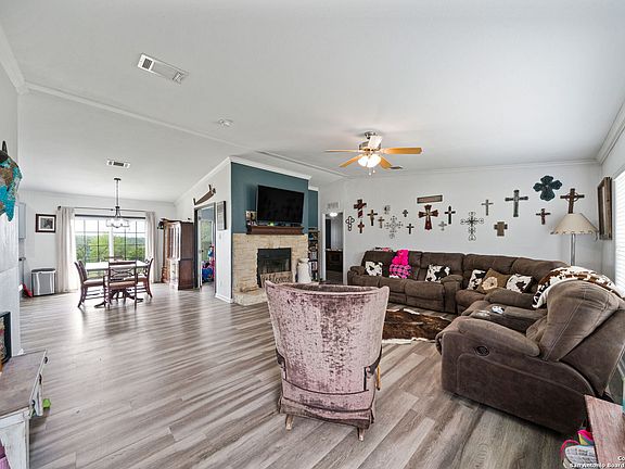 5th image of 649 OLD ORCHARD LN