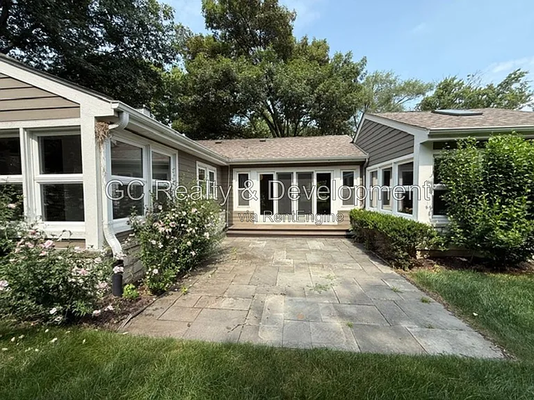 255 Crest Rd — Photo 36