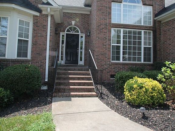3rd image of 773 Lynnwood Farms Dr