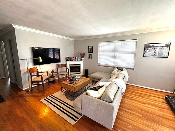 4th image of 8838 Bridgeport Ave