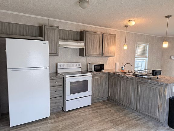 3rd image of 420 W Touhy Ave Lot 155