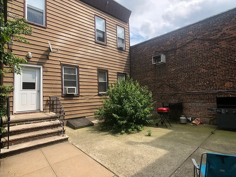 607 Adams St #1 — Photo 15