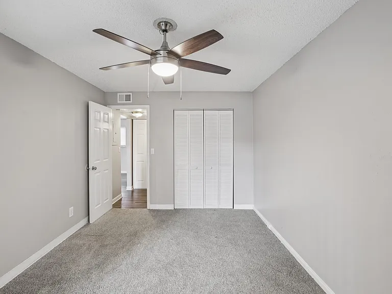 Meridian Luxury Condominiums — Photo 22