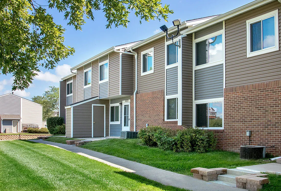 Sunset Ridge Townhomes — Photo 2