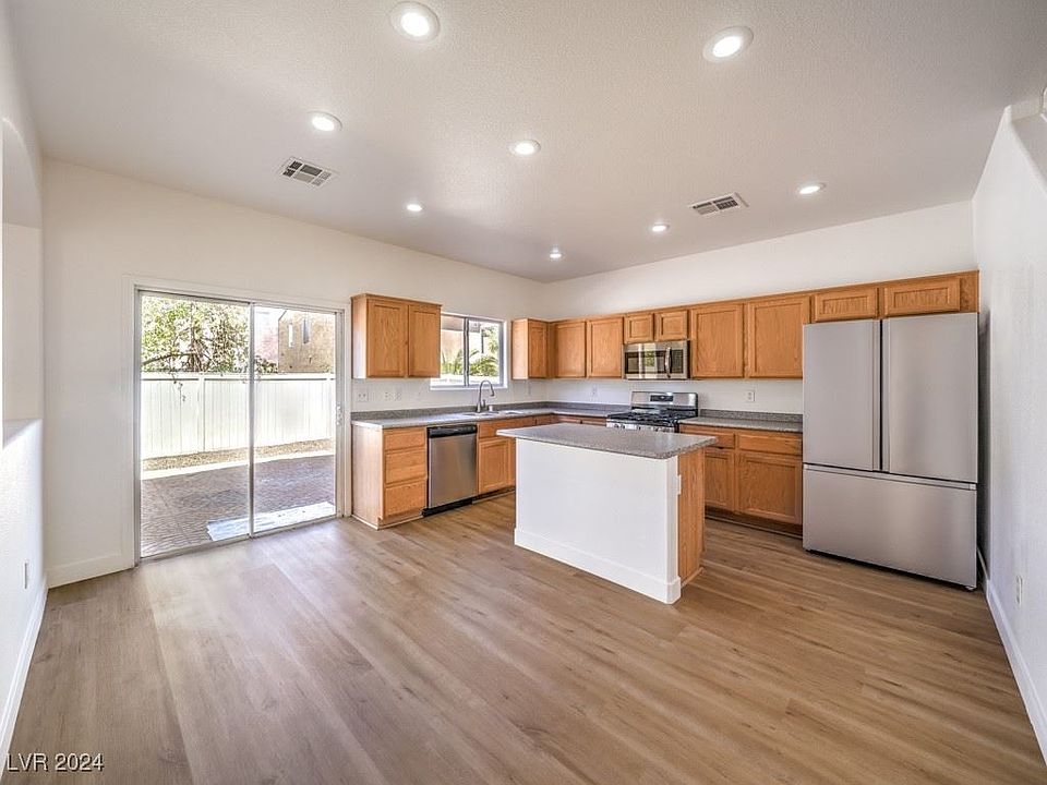1st image of 5576 Sun Temple Ave